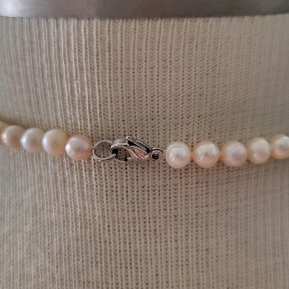 Hand Crafted Freshwater Pearl Necklace - Picture 4 of 5
